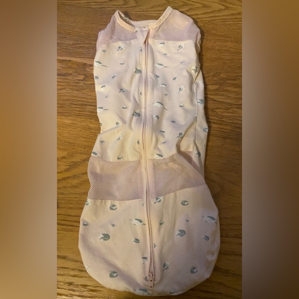 happiest baby swaddle pink  size large 4-6 month